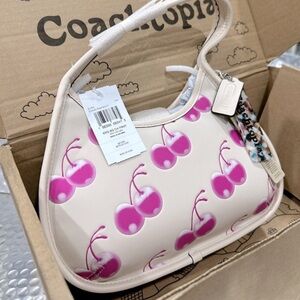 💗Viral Cherry Ergo Bag from Coachtopia in Pink 💗